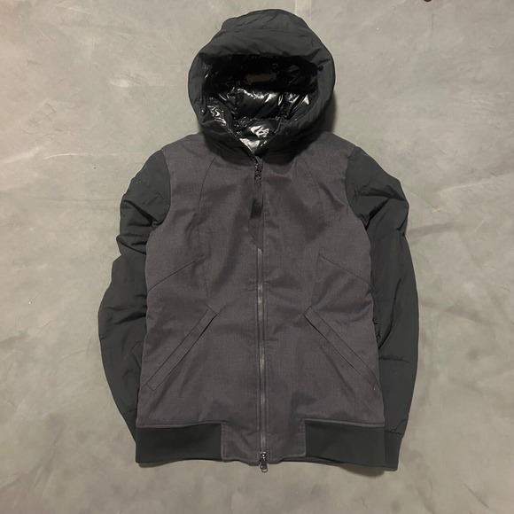 Lemon Jackets & Blazers - Lululemon Chilly Bomber Size 6 Goose Down Black Puffer‎ Zip Up Jacket
